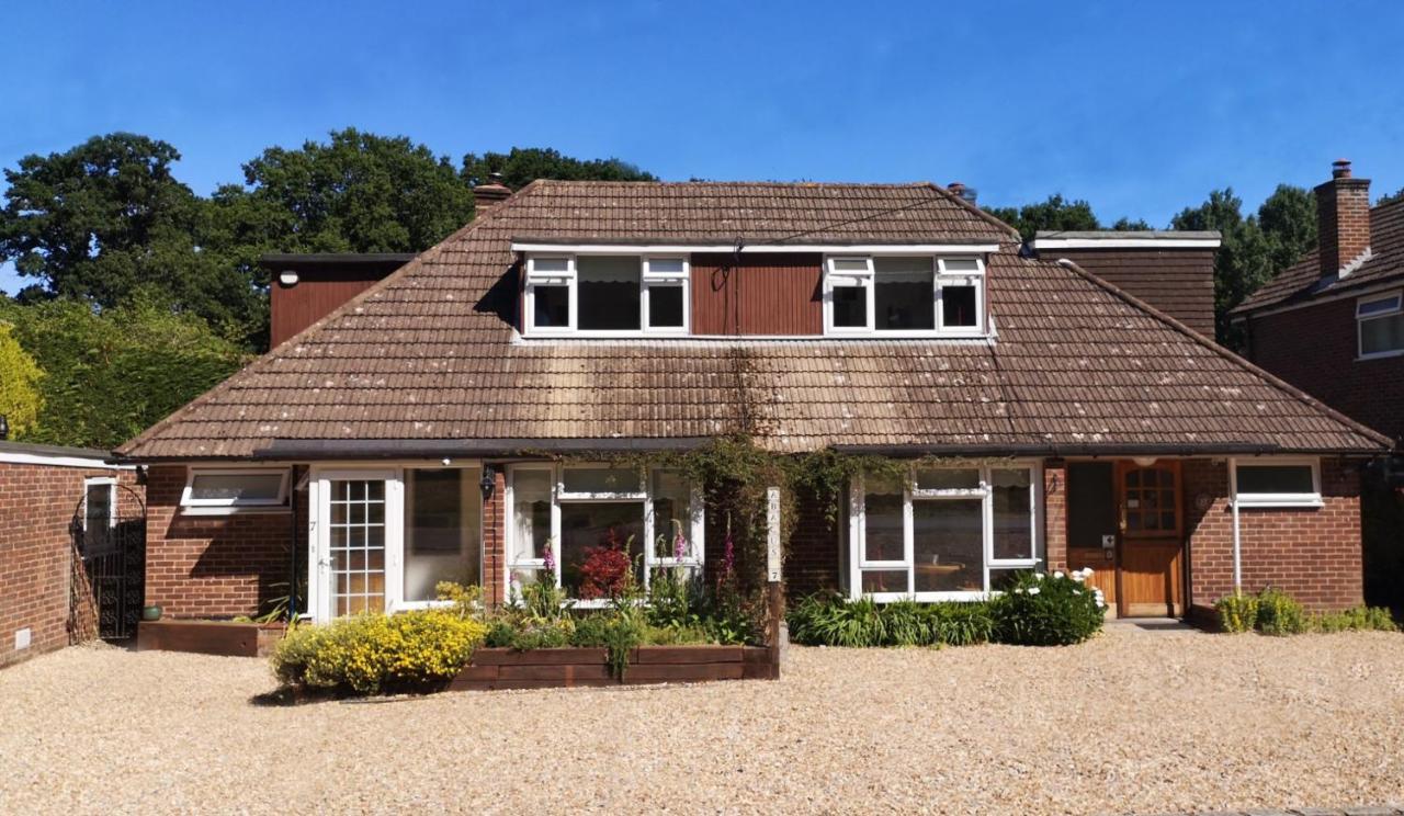 Abacus Bed And Breakfast, Blackwater, Hampshire Camberley Esterno foto