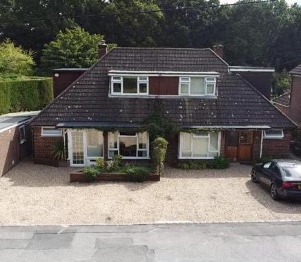 Abacus Bed And Breakfast, Blackwater, Hampshire Camberley Esterno foto