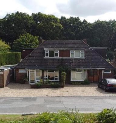 Abacus Bed And Breakfast, Blackwater, Hampshire Camberley Esterno foto