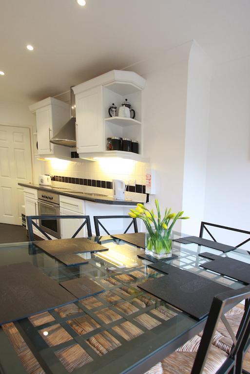 Abacus Bed And Breakfast, Blackwater, Hampshire Camberley Esterno foto